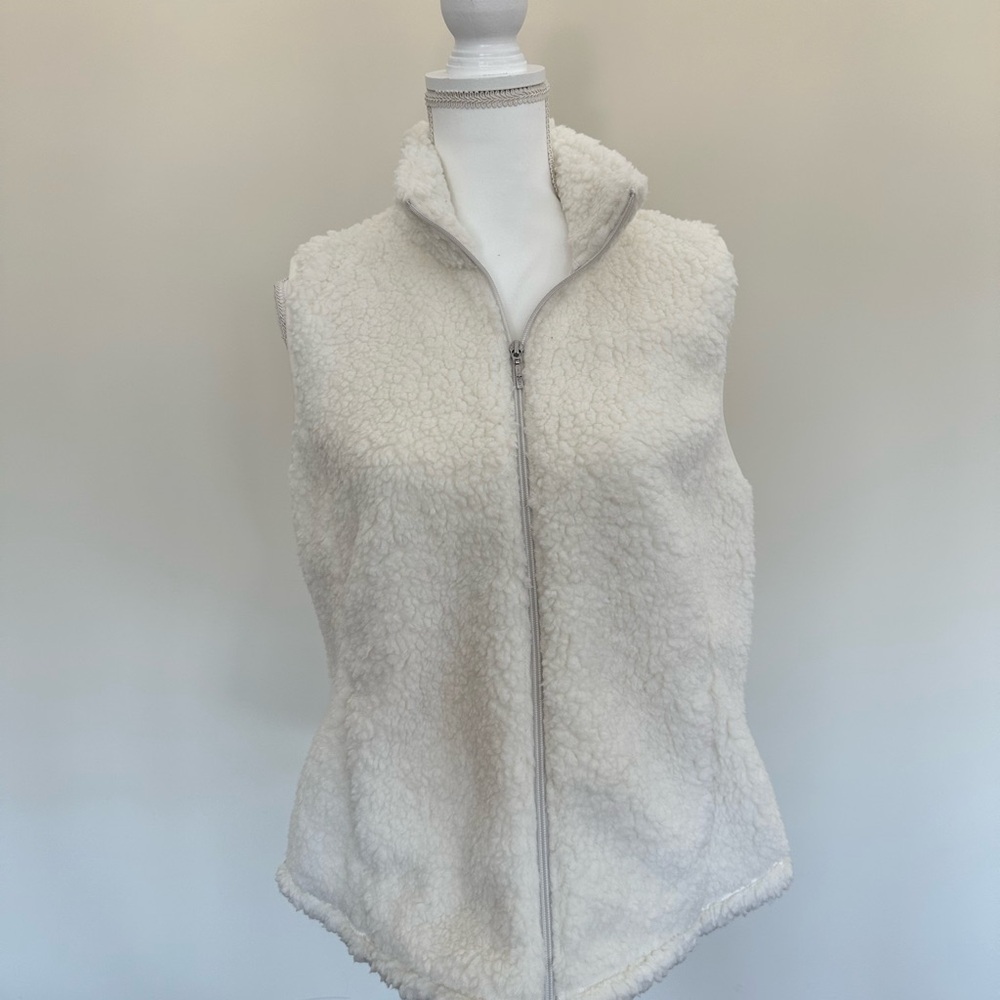 Izod White Sherpa Vest